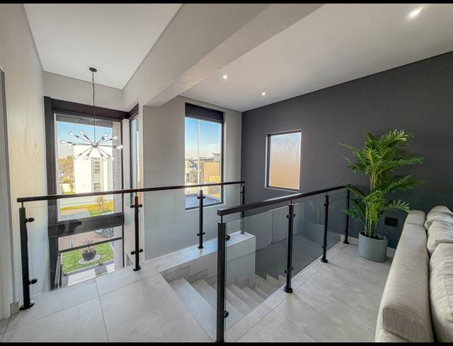 4 BEDROOM FREEHOLD FOR SALE IN FOUNTAINBROOK ESTATE